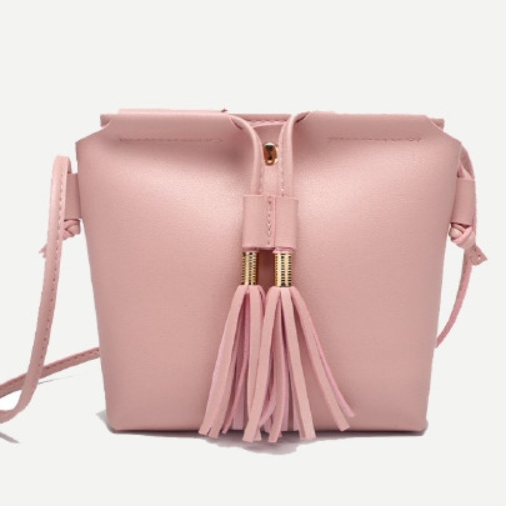 Tassal Crossbody